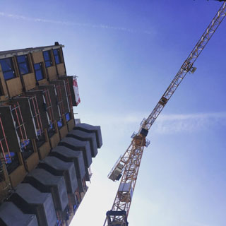 Rénover les tours de logements bruxelloises. Visite du chantier de rénovation de la tour de logements sociaux Linné-Plantes